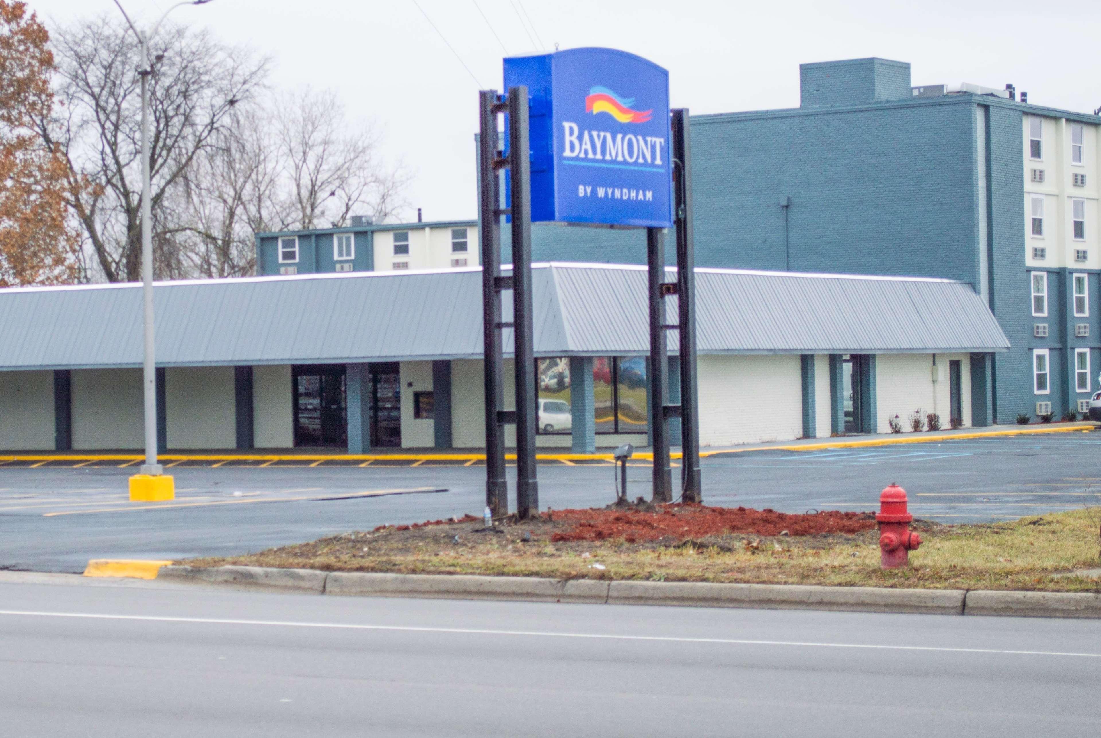 ホテル Baymont By Wyndham Ferndale/Royal Oak エクステリア 写真