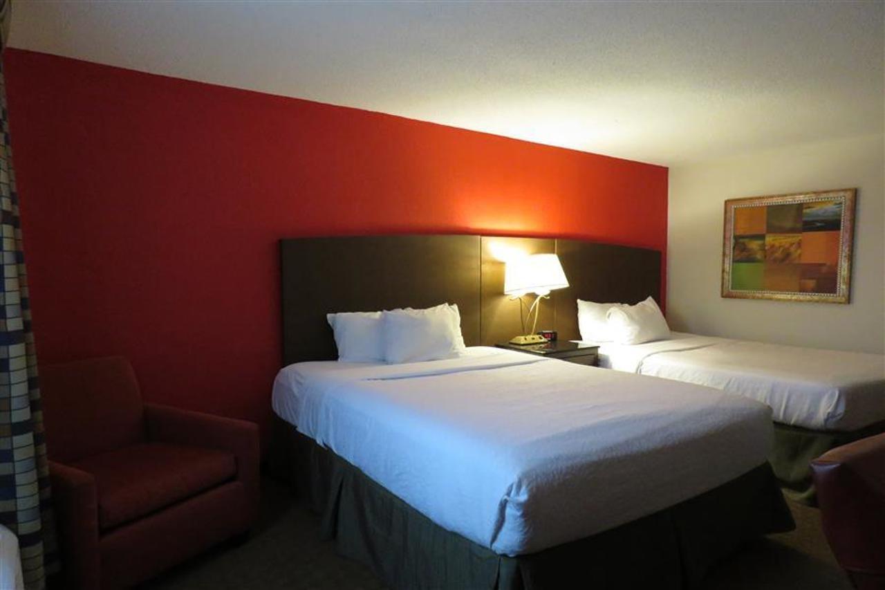 ホテル Baymont By Wyndham Ferndale/Royal Oak エクステリア 写真