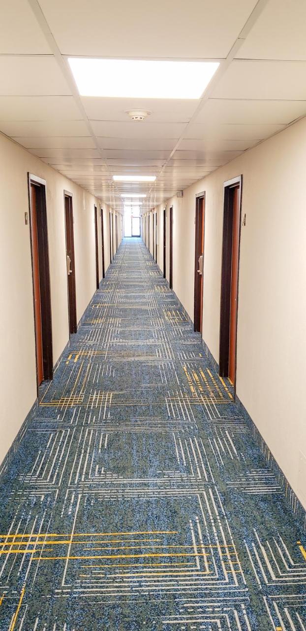 ホテル Baymont By Wyndham Ferndale/Royal Oak エクステリア 写真
