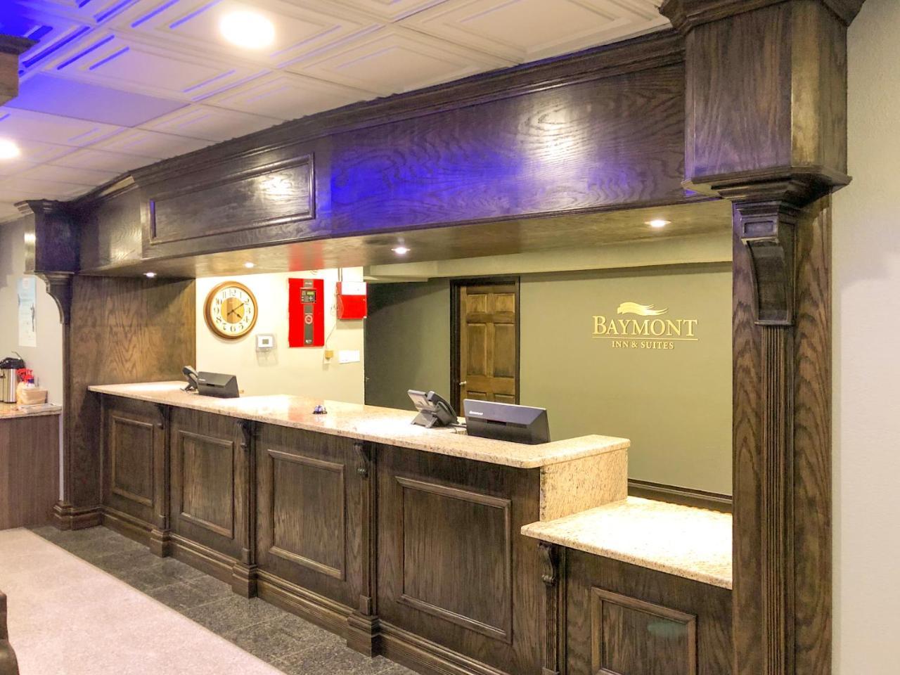 ホテル Baymont By Wyndham Ferndale/Royal Oak エクステリア 写真