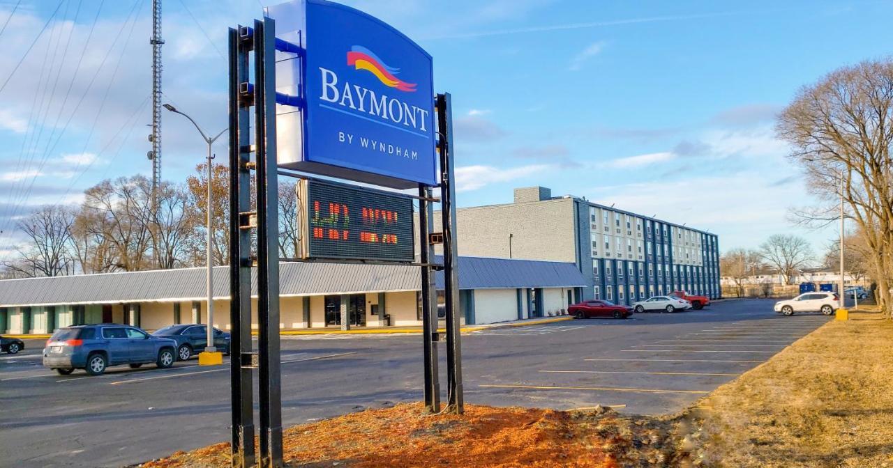 ホテル Baymont By Wyndham Ferndale/Royal Oak エクステリア 写真